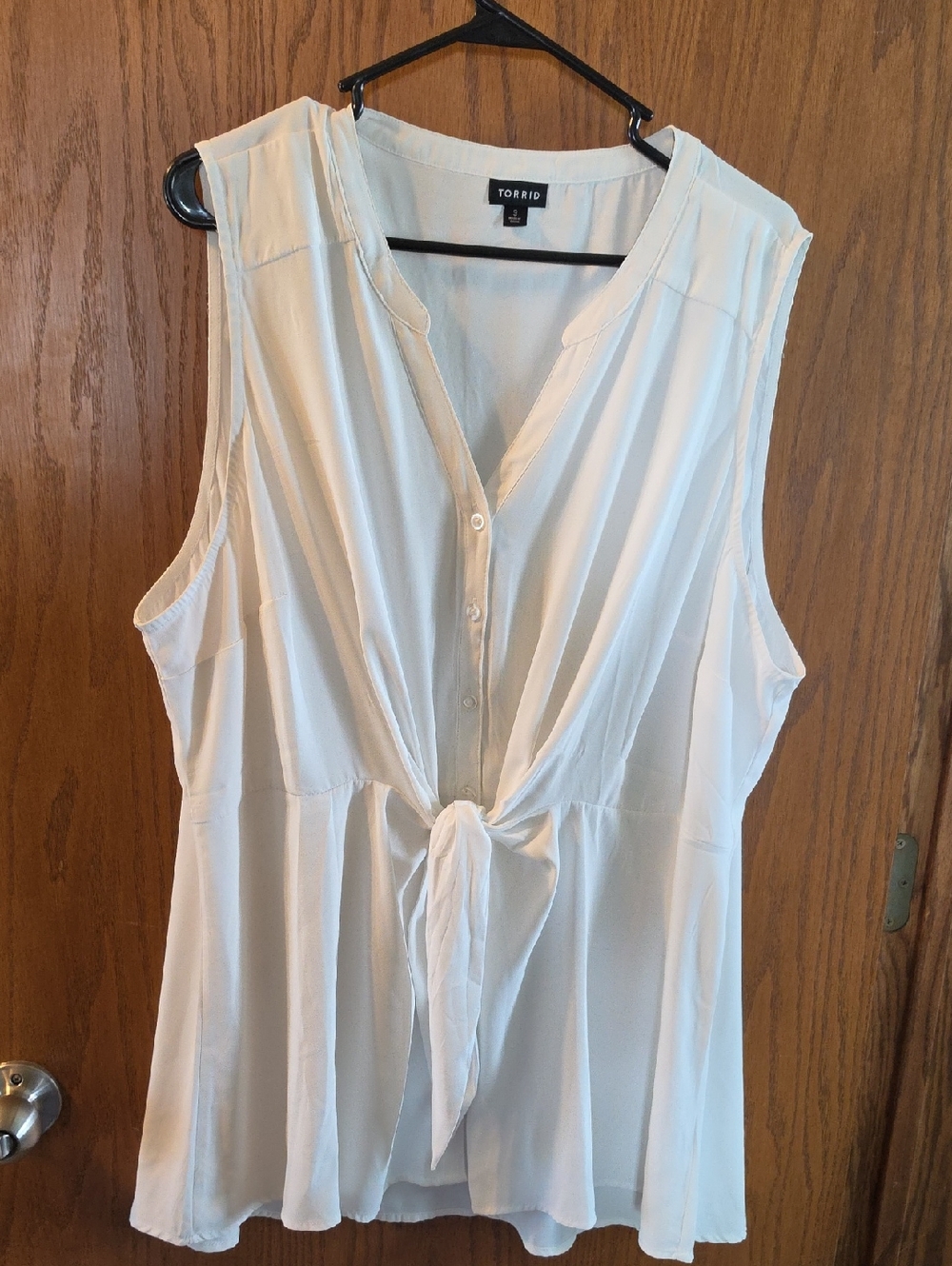 torrid White Sleeveless Tie-Front V-Neck Blouse